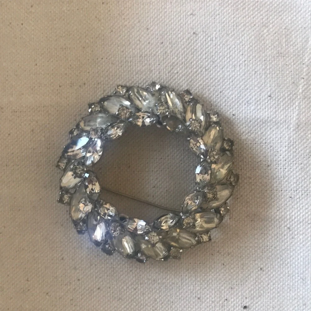 Vintage Rhinestone Christmas Wreath Brooch Clear Navette Stones 2 1/4” diameter